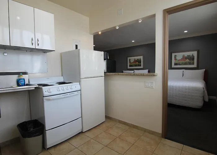 Hôtel pour familles: Dunes Inn - Wilshire (Adults Only)