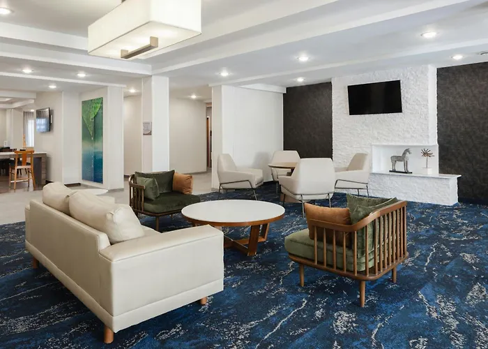 Beach hotel: Fairfield Inn And Suites By Marriott Fort Wayne