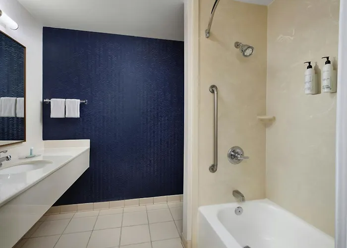 Pet Friendly hotel: Fairfield Inn & Suites Indianapolis East