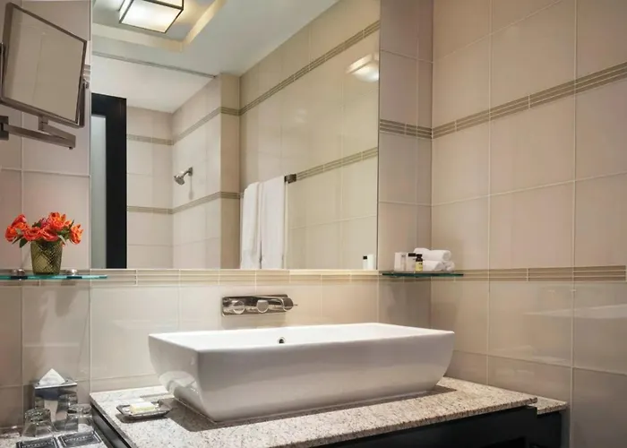 Hotel cerca del colegio: Royalton Park Avenue