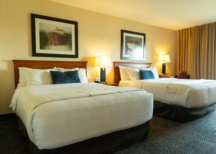 Hotel with view: Inn On Long Lake