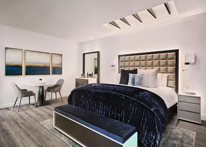 Sunset Marquis Hotel
