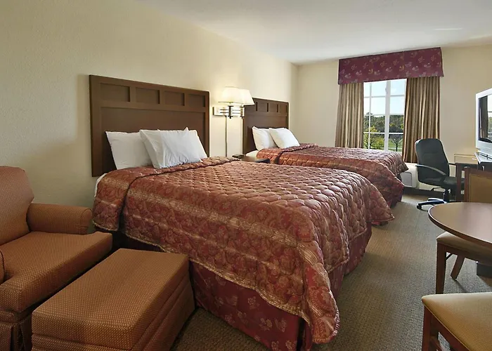 Super 8 By Wyndham North