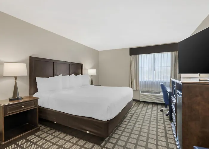 Best Western North Bryant Inn