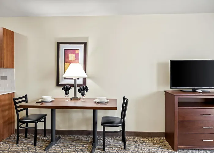 Beach hotel: Ledgestone Suites Hotel Billings