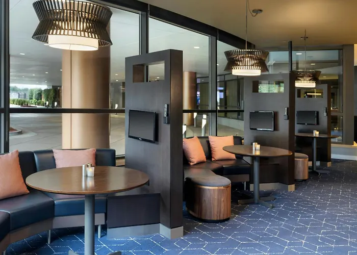 Courtyard By Marriott Redwood City