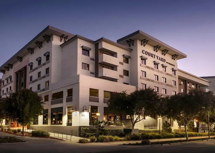 Courtyard By Marriott Redwood City