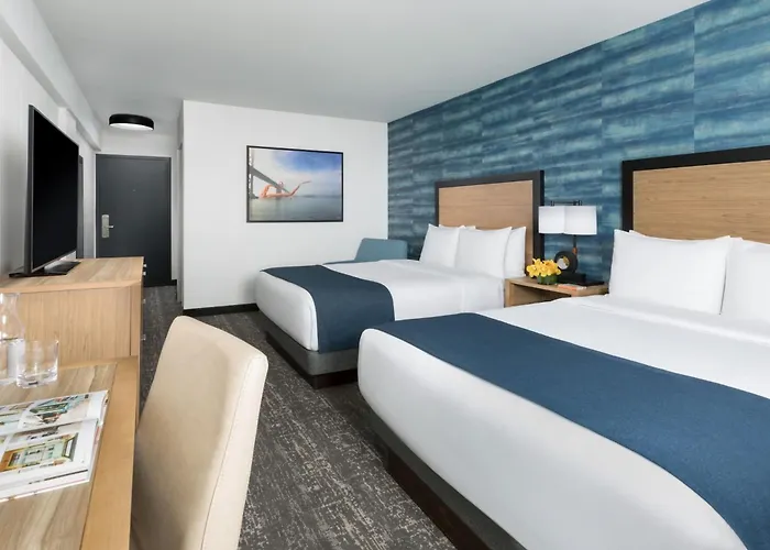 Hotel con piscina: Hotel Caza