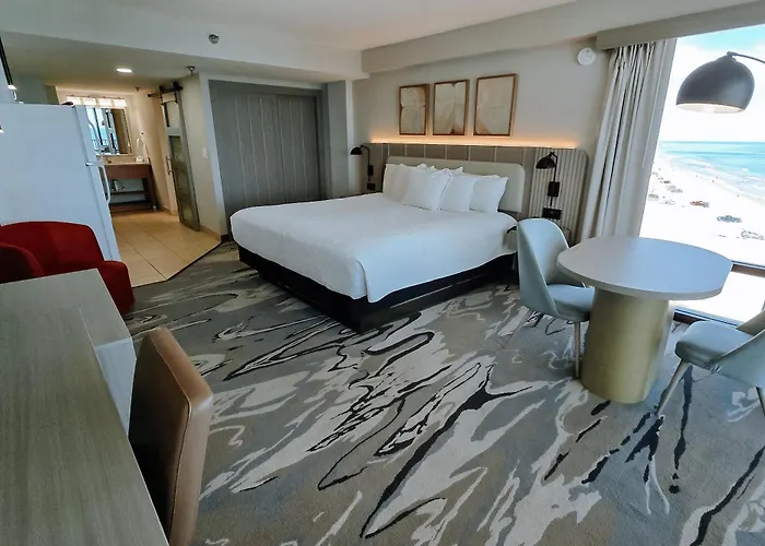 Nautilus Inn -