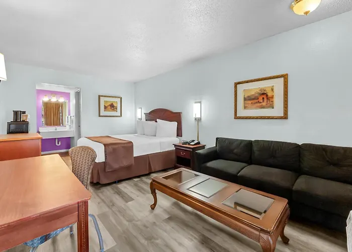 Knights Inn San Antonio Near Frost Bank Center