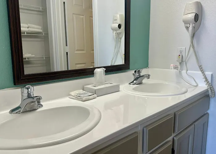 Hotel with Tennis: Mainstay Suites Las Vegas Flamingo