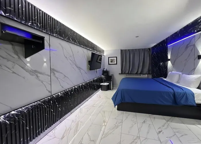 Umbrella Hotel Brooklyn