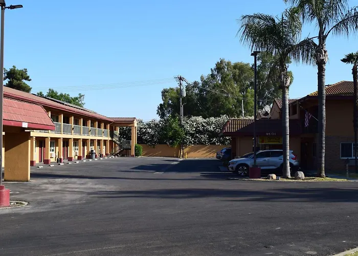 Kid friendly hotel Super 8 By Wyndham Visalia