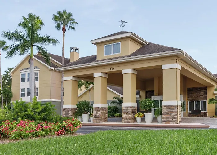 Cheap hotel: Homewood Suites By Hilton Fort Myers