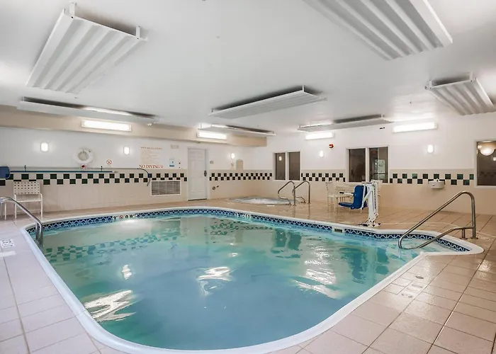 Comfort Suites Independence - Kansas City