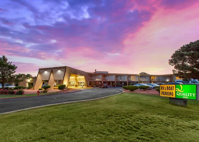 Hotel con piscina: Quality Inn View Of Lake Powell - Page