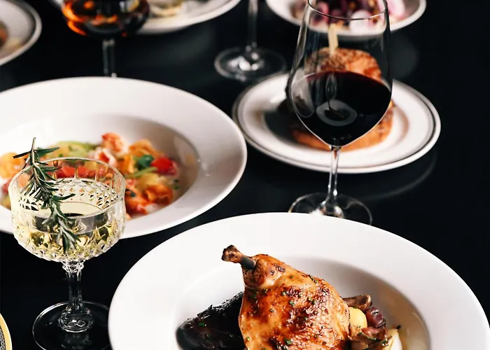 Hotel Savoy Kansas City, Tapestry Collection By Hilton