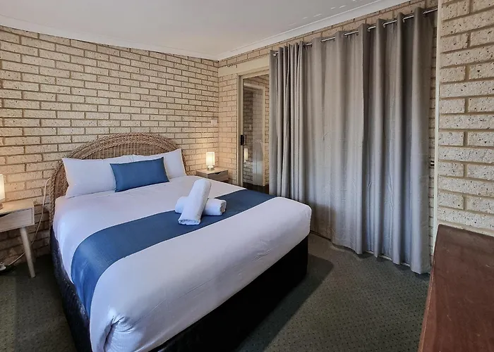 : Busselton Villas And Glamping Village