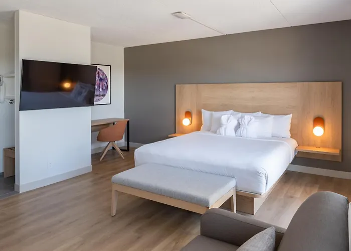 Norwood Hotel