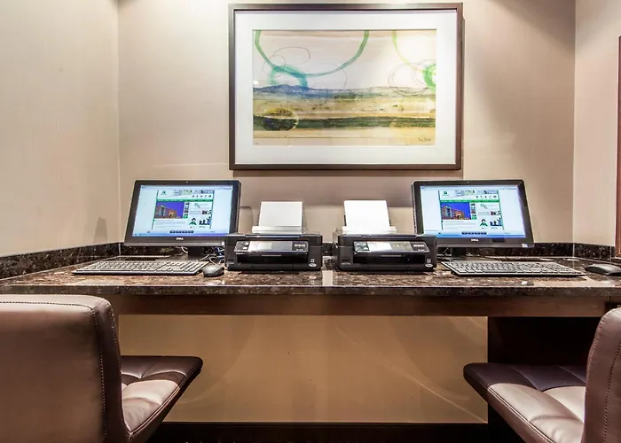 Holiday Inn Montreal By Ihg