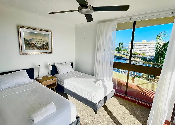 Broadwater Shores Waterfront Apartments