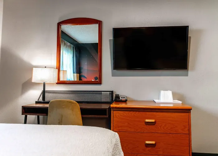 La Mirage Inn - Hollywood