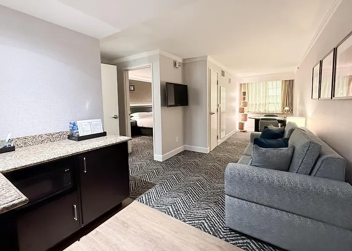 Embassy Suites Los Angeles Glendale