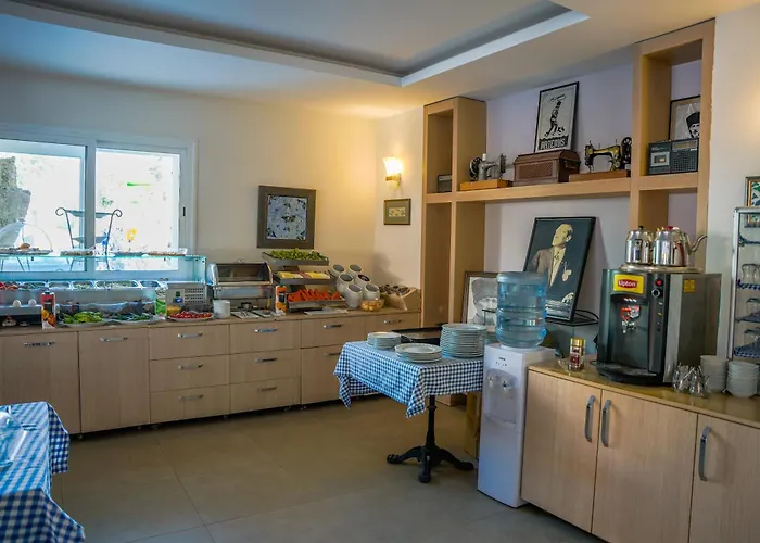 Artemis Hotel