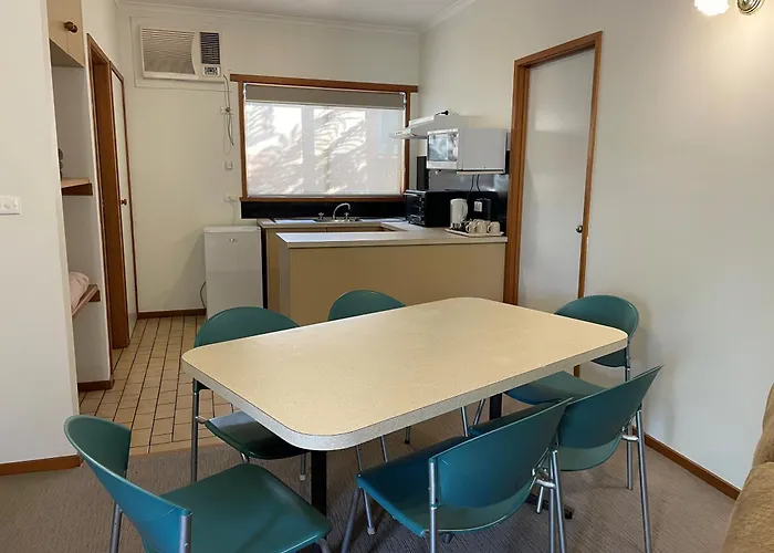 Ambassador Motor Inn