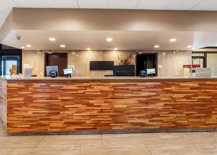 Clarion Pointe - Beachfront
