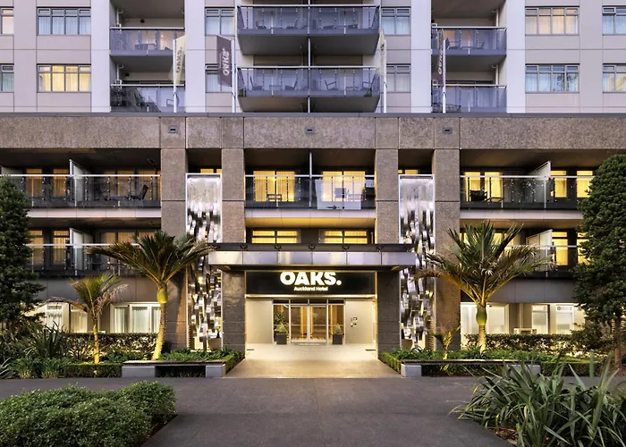 Hotels with tennis Oaks Auckland