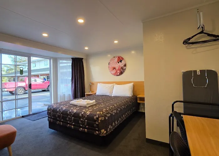 Admirals Motor Lodge
