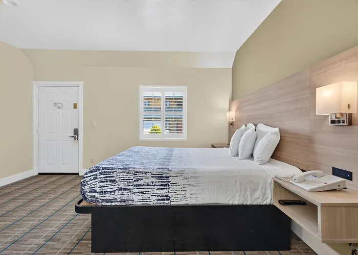 Seaside Inn Monterey