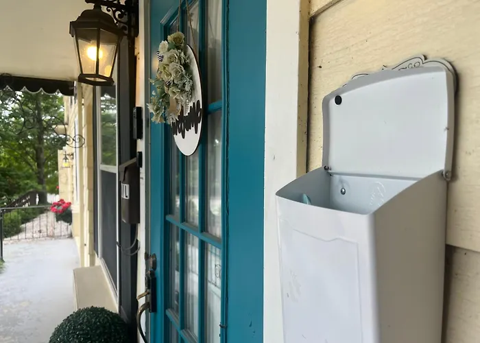 Woodstock Inn Bed & Breakfast