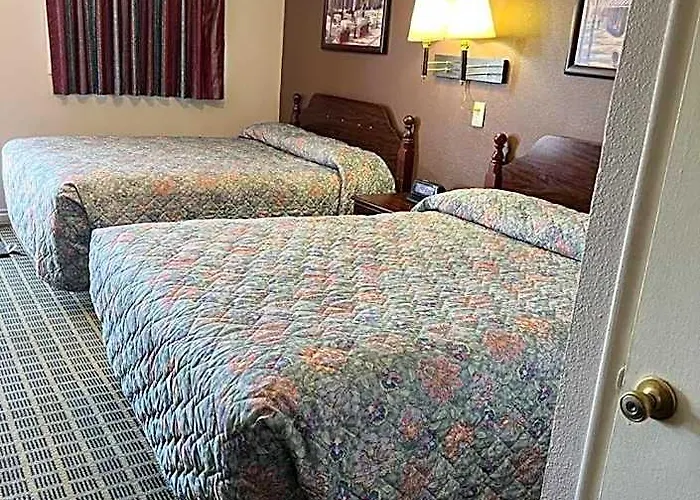 Aaron Motel