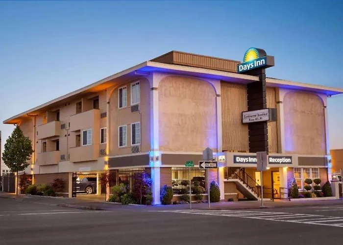 Days Inn By Wyndham Eureka Ca