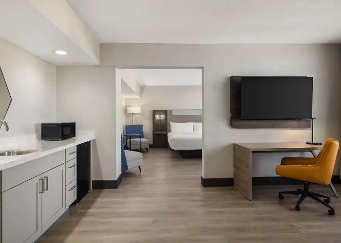 Holiday Inn Express & Suites Phoenix - Midtown, An Ihg
