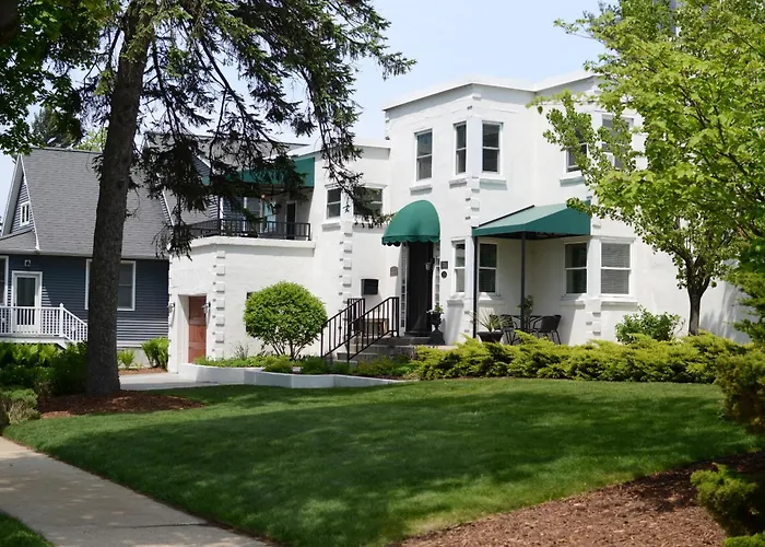 Ludington Blue Spruce Inn