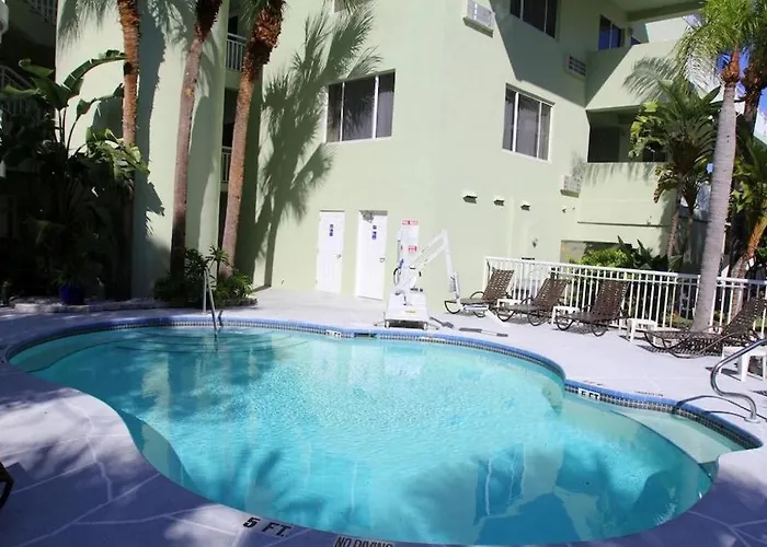 Chart House Suites And Marina
