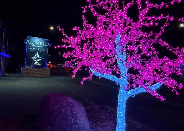 Aquarius Motor Inn