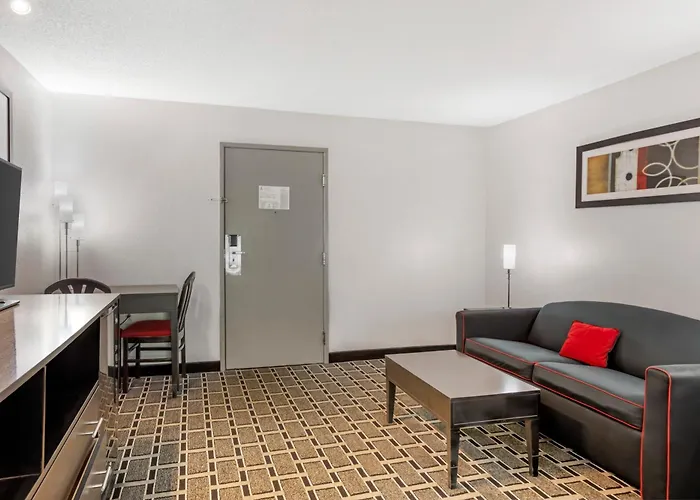 Comfort Suites Nashville Airport - Bna