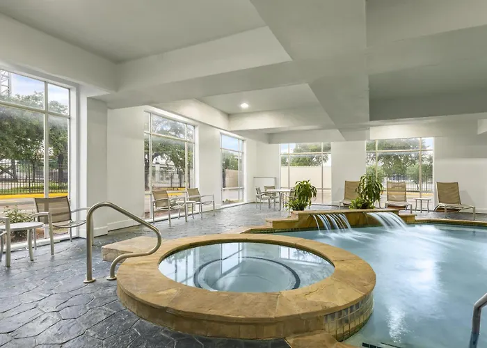 Holiday Inn Express & Suites -Downtown Convention Center By Ihg