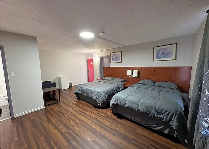 Advance Inn