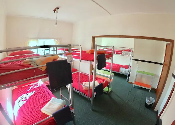 Ducks & Drakes Boutique Motel & Backpackers