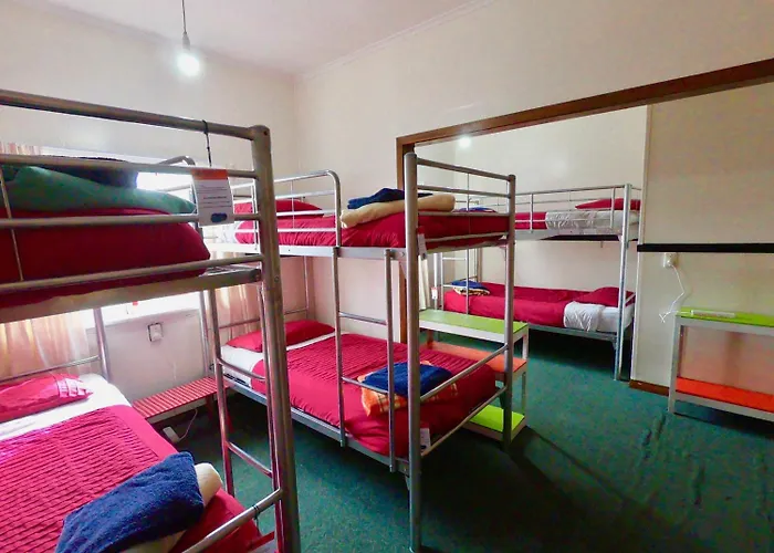 Ducks & Drakes Boutique Motel & Backpackers