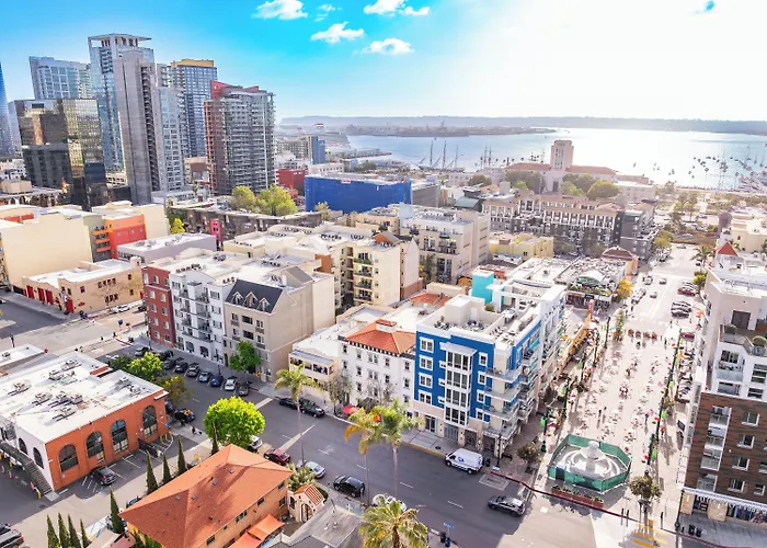  Urban Boutique - Little Italy, Downtown San Diego