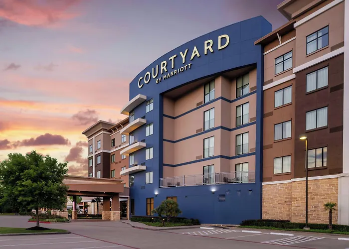 Courtyard By Marriott Houston Kingwood