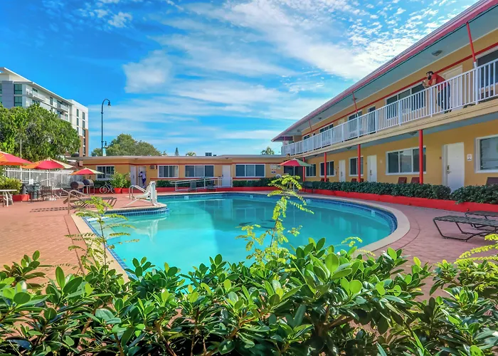 Beach And Town Motel