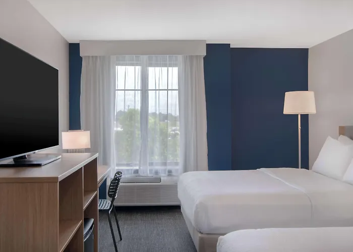 Sleep Inn & Suites East Chase