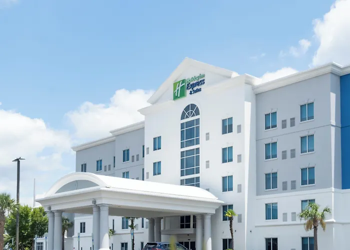 Holiday Inn Express & Suites -Fort Jackson By Ihg